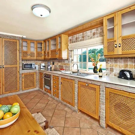 Sleeps 6 Air Con Villa