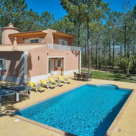 Villa Sleeps 6 Air Con *