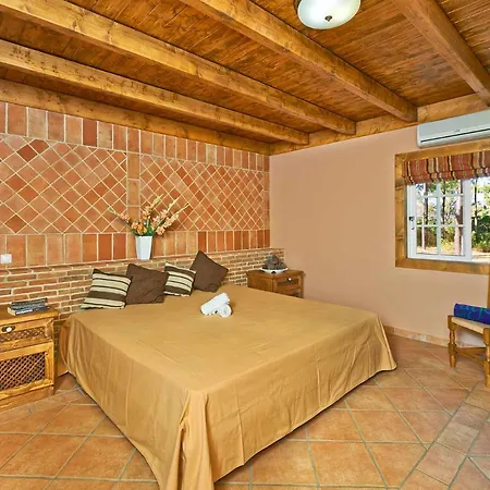 Sleeps 6 Air Con Barros de Sao Joao