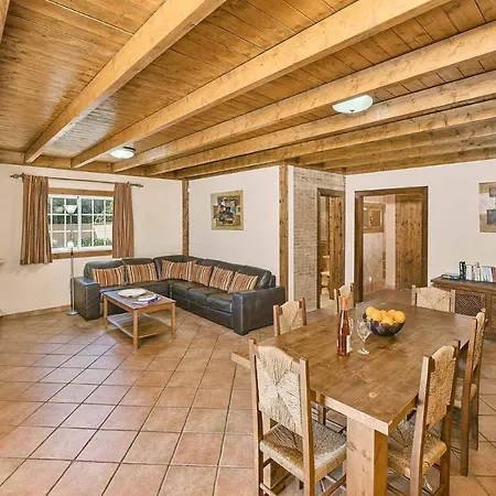 Sleeps 6 Air Con *